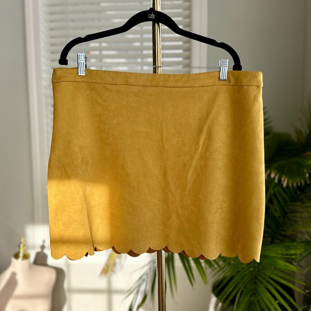 Shein Mustard Yellow Scalloped Hem Faux Suede Miniskirt Sz 1X (read description)